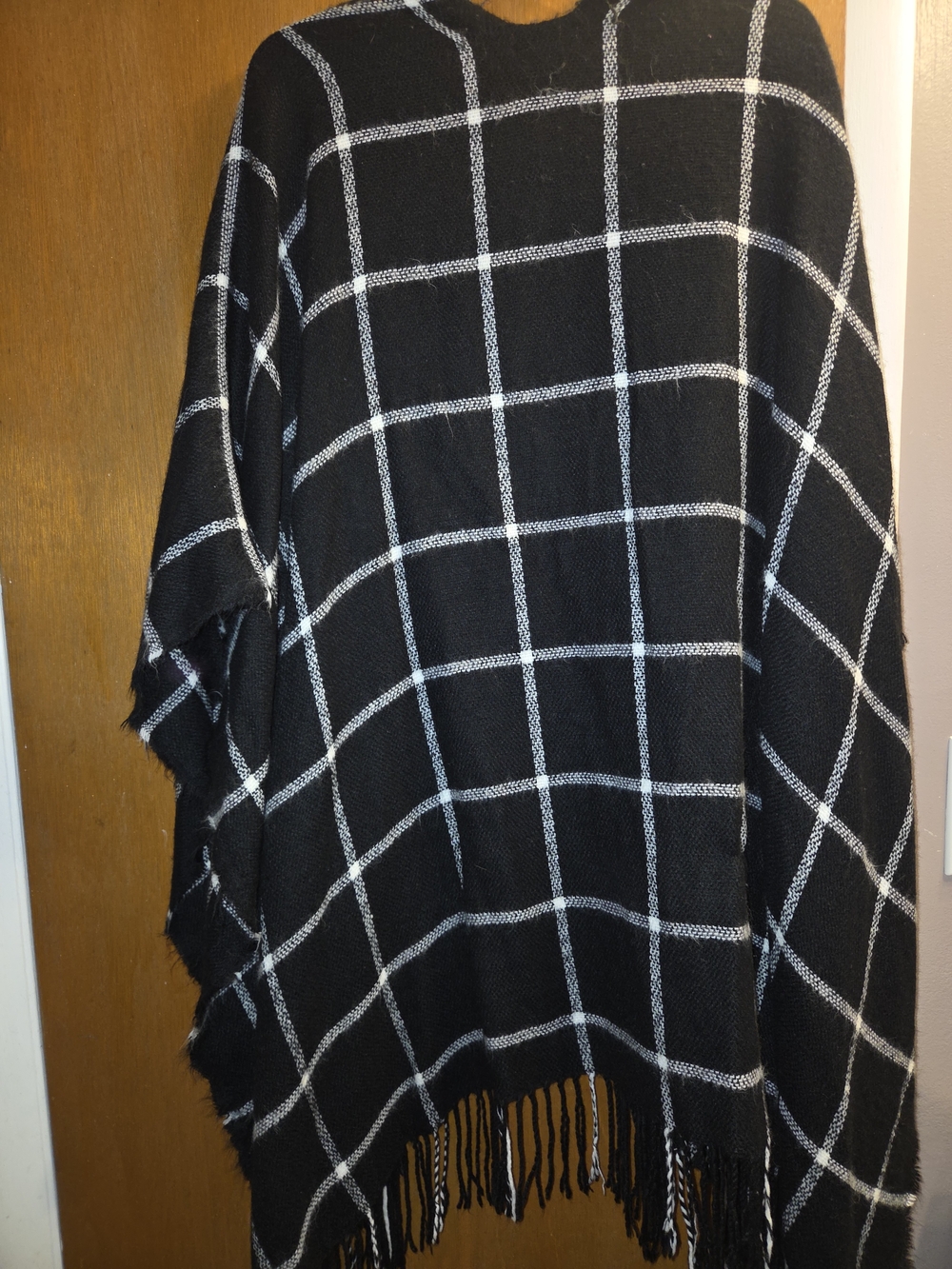 Black Windowpane Fringe Poncho Wrap - Unbranded - Picture 2 of 3